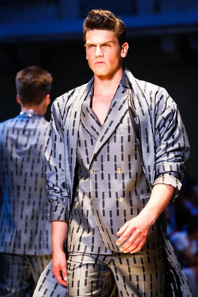 Look 67